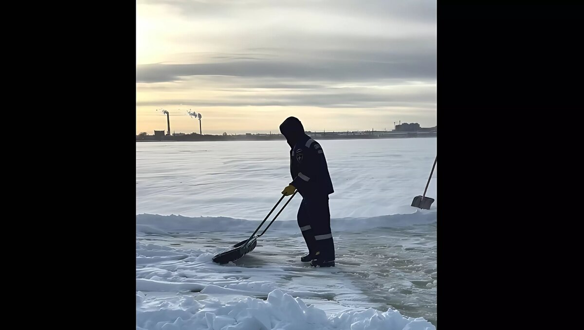     На пруду Ижевска началась подготовка к крещенским купаниям, сообщает глава столицы Удмуртии Дмитрий Чистяков.