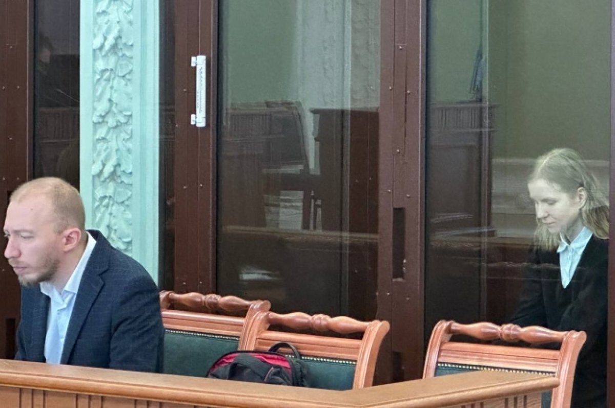    Дарья Трепова и её адвокат Данил Берман.