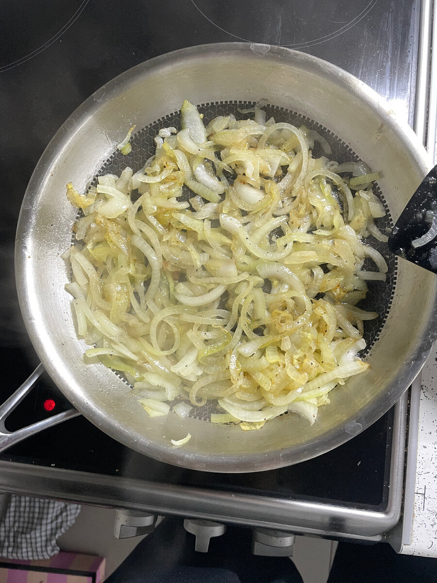 ! Не пережарите, он должен стать золотистым.