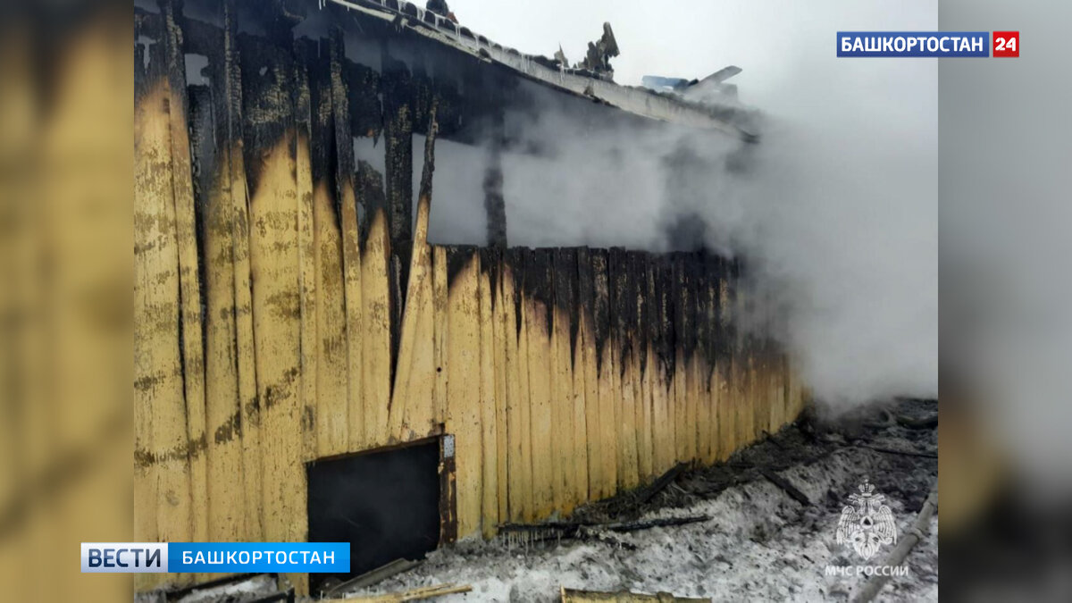    Огонь перекинулся на соседний дом: в Янауле при пожаре найдено тело 79-летней женщины