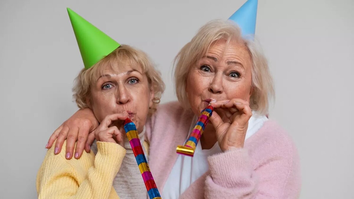     В Ростовской области около трети жителей верят, что свист и вынос мусора по вечерам способен лишить их финансового благополучия, результатами исследования поделились аналитики Bankiros.