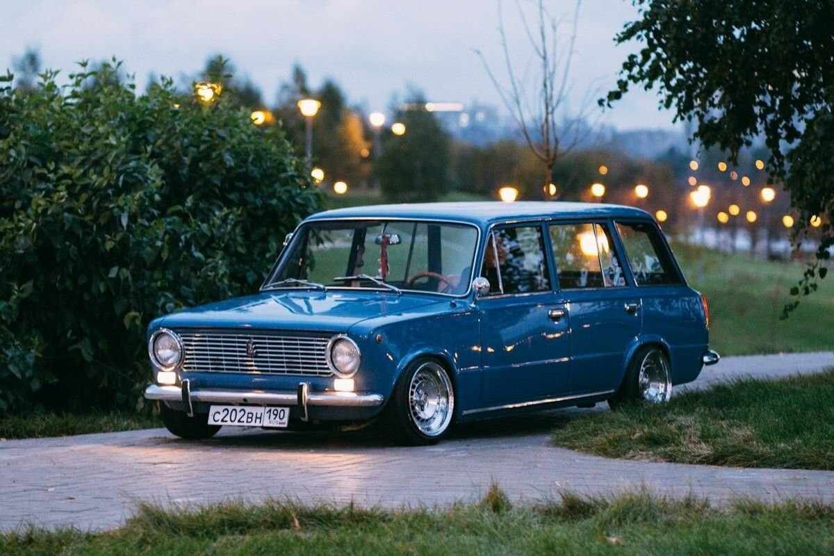 Lada 2102