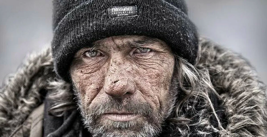 Согласно данным Росстата, в России 11 285 человек бездомных. Эта цифра с 2010 года уменьшилась в шесть раз (тогда было 64 077).