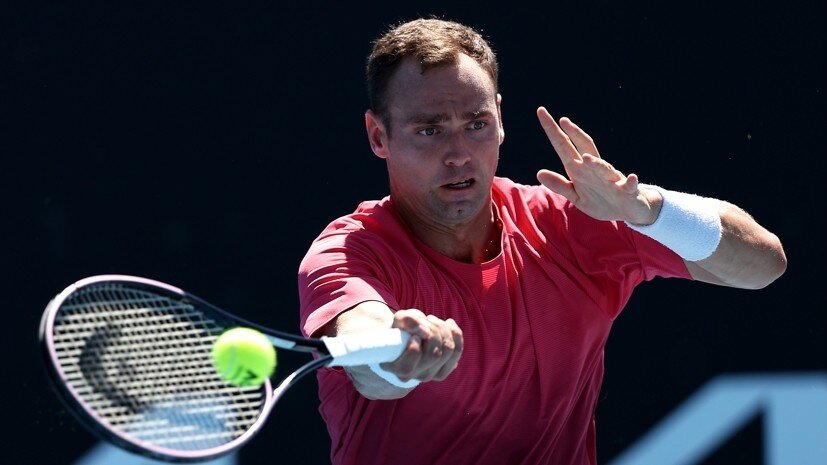     Российский теннисист Роман Сафиуллин Gettyimages.ru Julian Finney / Staff