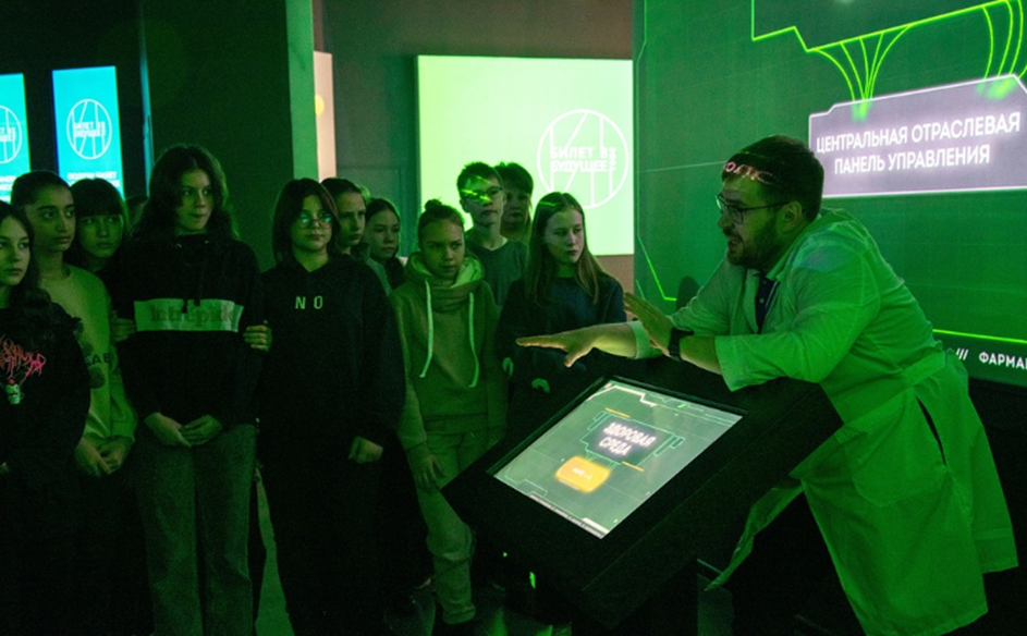 Профессии с высшим образованием. Статистика работы по профессии. Процент выпускников вузов работающих по специальности. Работа с высшим образованием не по специальности. Высшие образования профессии.