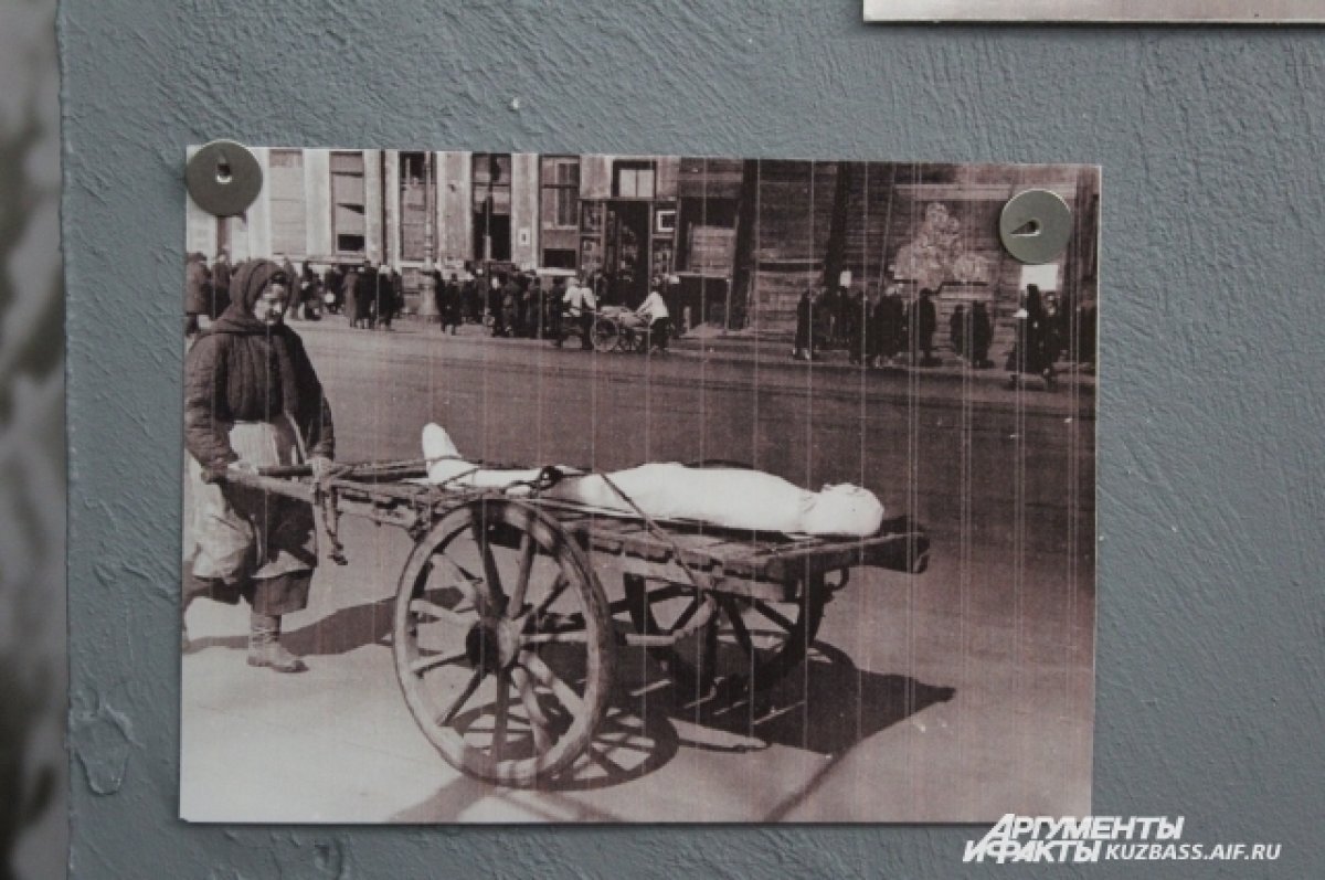    Также организаторы мероприятия покажут гостям работы советских художников-плакатистов.