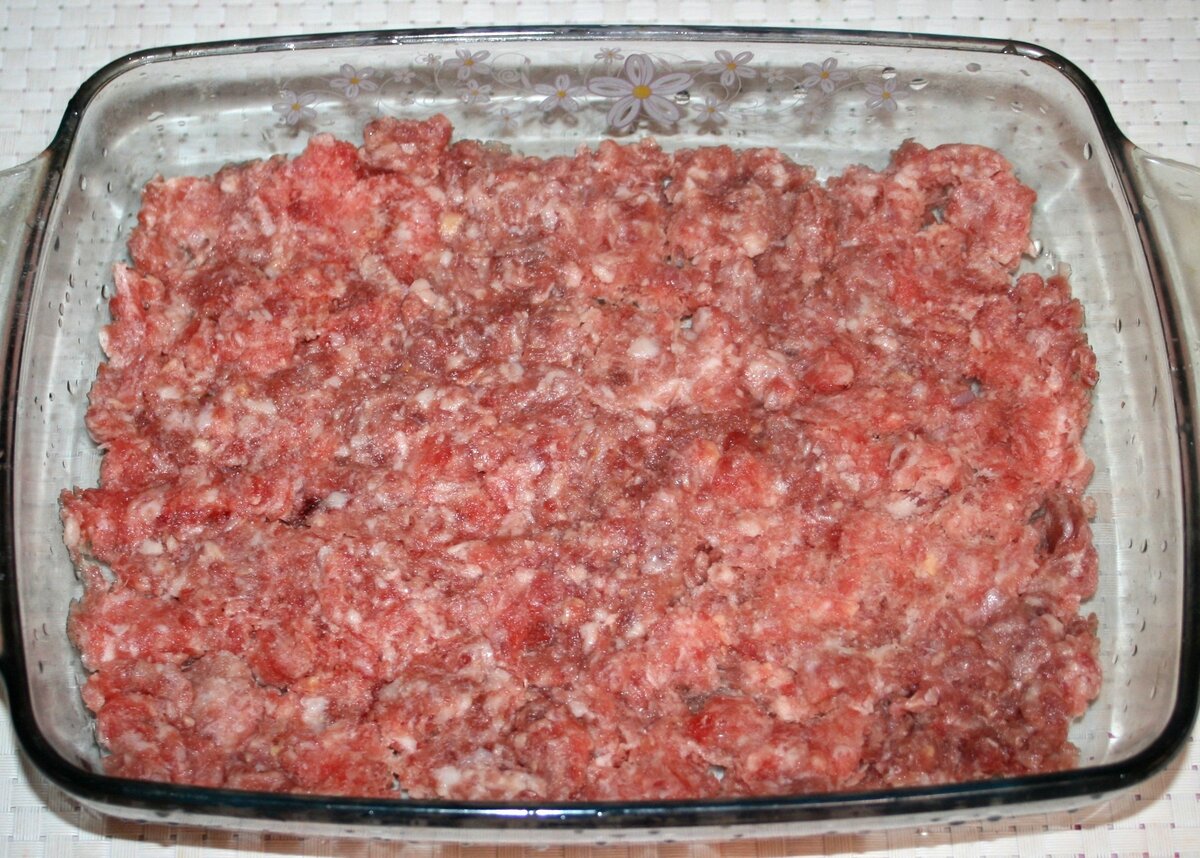 Мясной фарш хранится. Хранение фарша в холодильнике. Говяжий фарш в холодильнике. Фарш дороничи домашний. Технология мяса и мясных продуктов презентация.