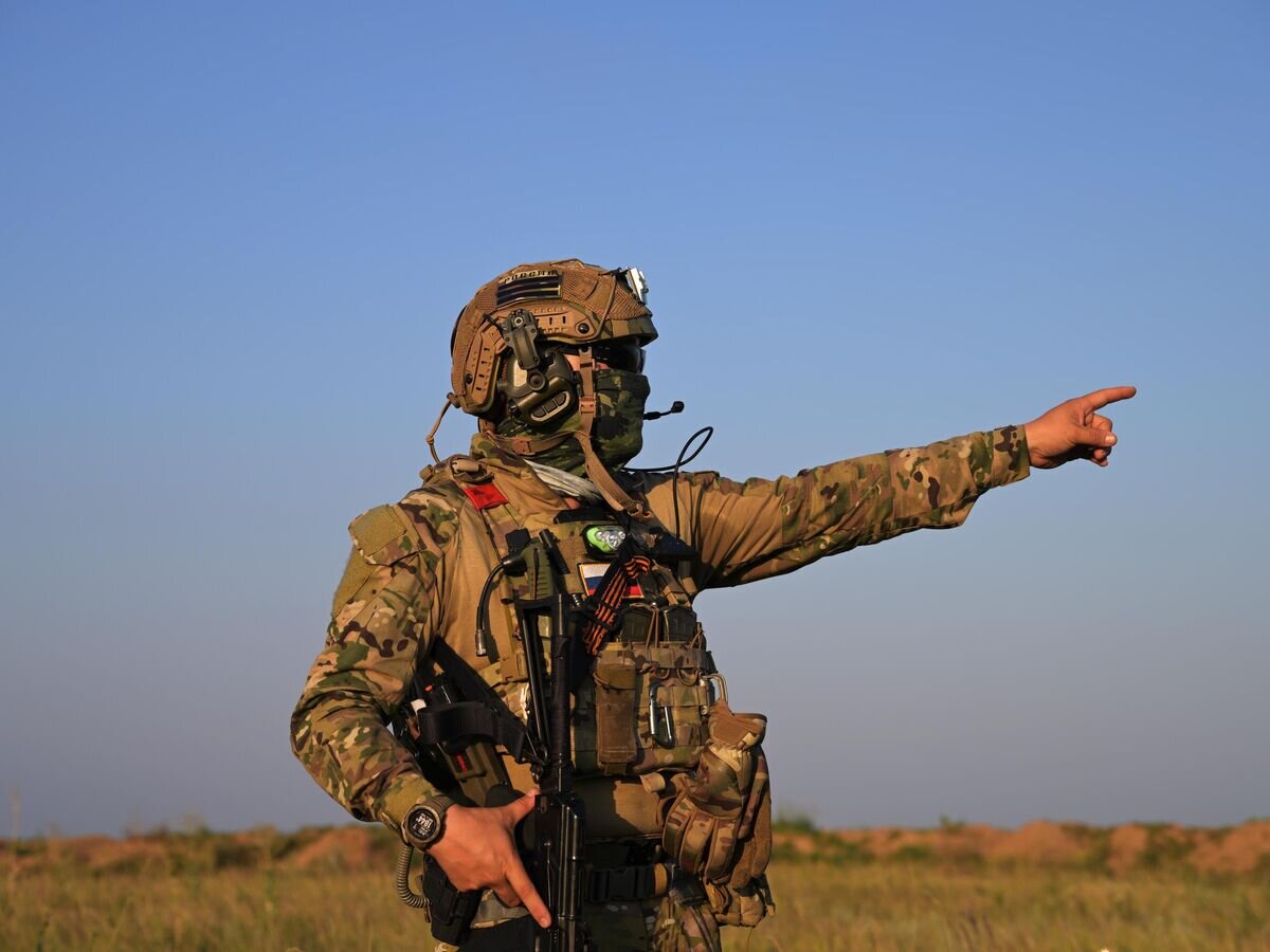    Военнослужащий группы огневой поддержки ВС РФ© РИА Новости / Евгений Биятов