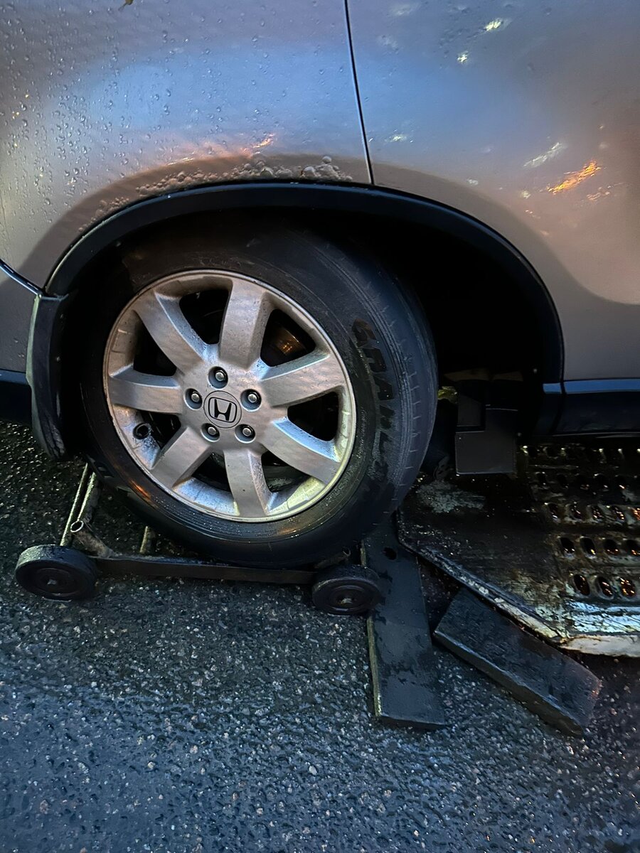 Лопнул лонжерон прямо на дороге ......