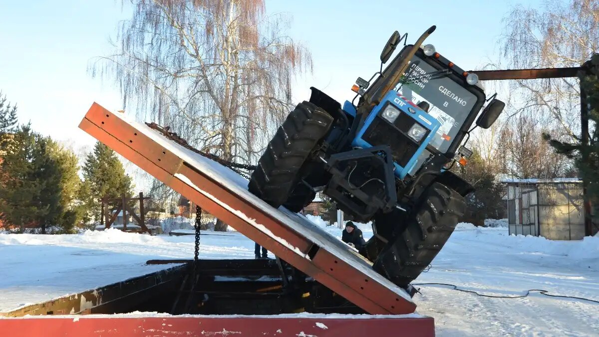 На Поволжской МИС испытали трактор BELARUS с газовым двигателем |  ГлавПахарь | Дзен