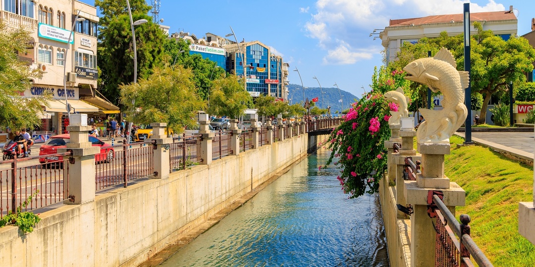 Хотелось много купить, но деньги как-то быстро исчезали: отзыв о Мармарисе