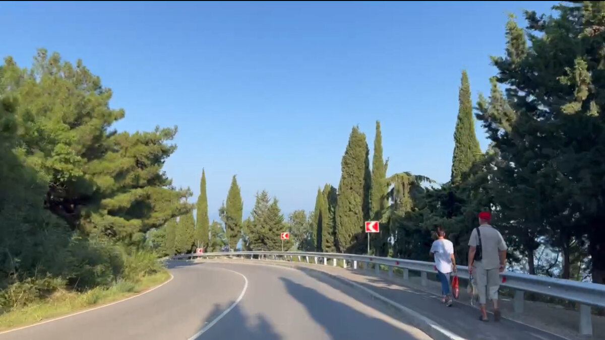 Дорога на Утес после недавнего ремонта. Лето 2023 года. 