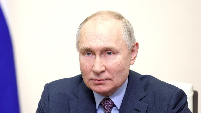   globallookpress.com Kremlin Pool