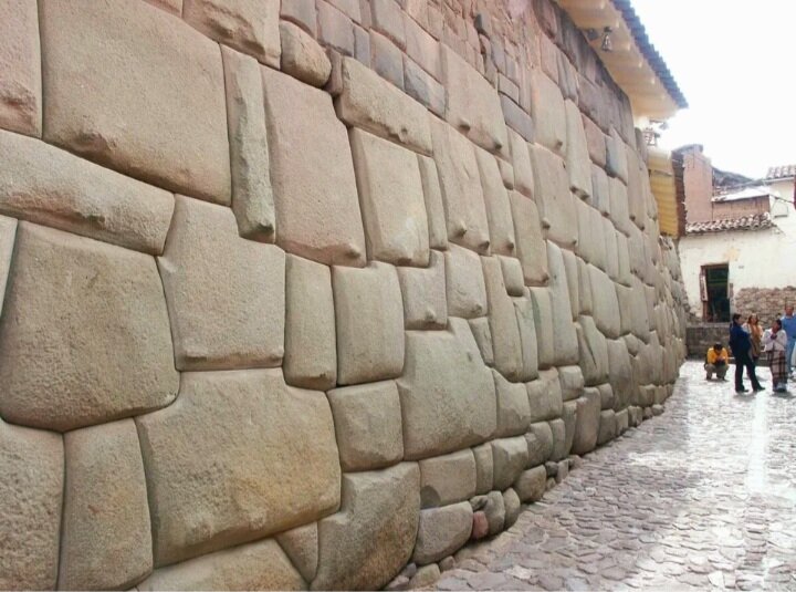 Обратите внимание, на нижнюю часть блоков.