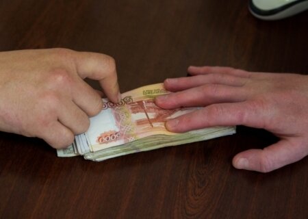    Семерых сотрудников ГИБДД судят в Иркутске за взятки более 5 миллионов рублей