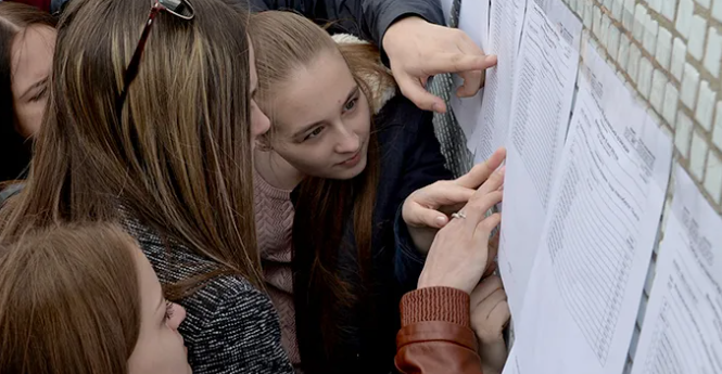 НАЧАЛО После Сашиного  отъезда они стали оформлять Матвейку  в садик, это оказалось делом сложным и хлопотным, ведь мама была больна, а папа служил.