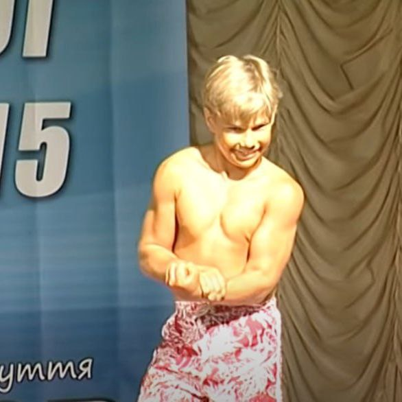 Сорванец / tomboy / 2011. Малолетняя девочка занимается. Малолетняя девочка занимается. Spring breakers селена гомес. Несовершеннолетние в постели.