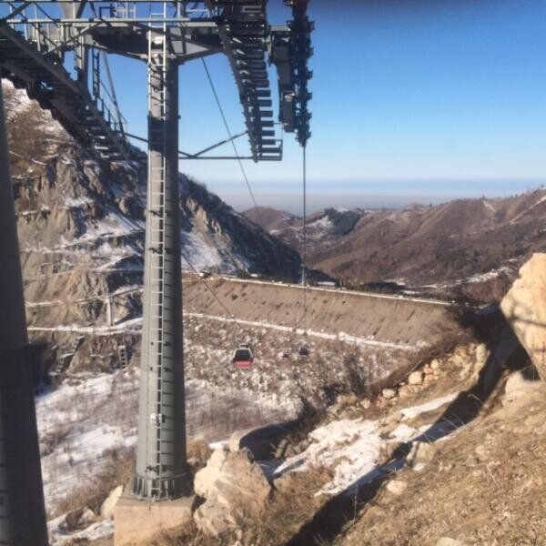    Вид на плотину Медео Фото: МаратД, по лицензии CC BY-SA 4.0