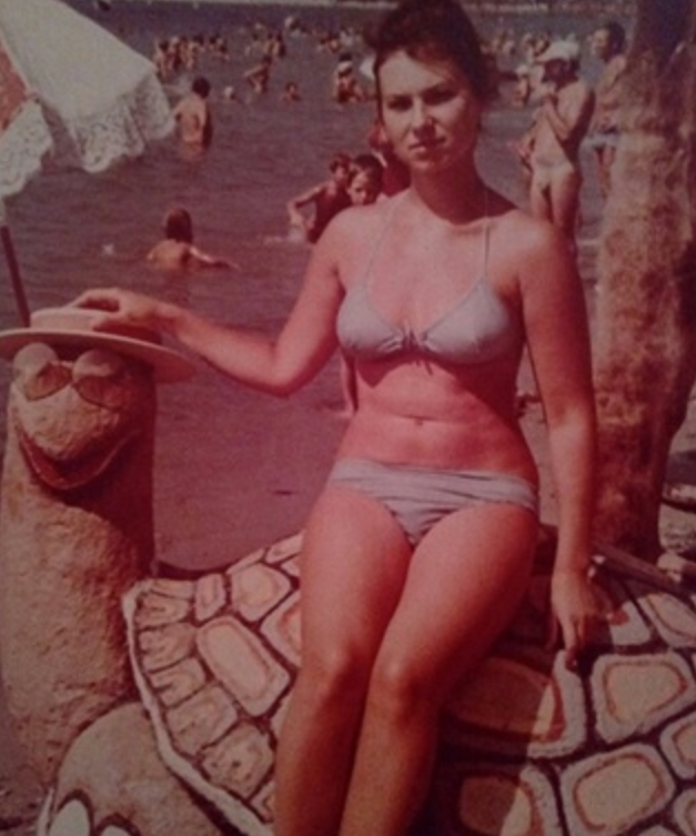 Здравствуйте, дорогие товарищи! Сегодня я начну со знаменательной, для всех адекватных людей, даты!-16