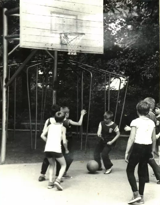 Здравствуйте, дорогие товарищи! Сегодня я начну со знаменательной, для всех адекватных людей, даты!-15