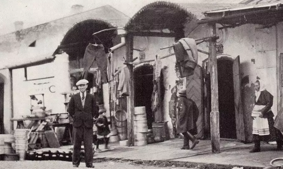 Здравствуйте, дорогие товарищи! Сегодня я начну со знаменательной, для всех адекватных людей, даты!-3