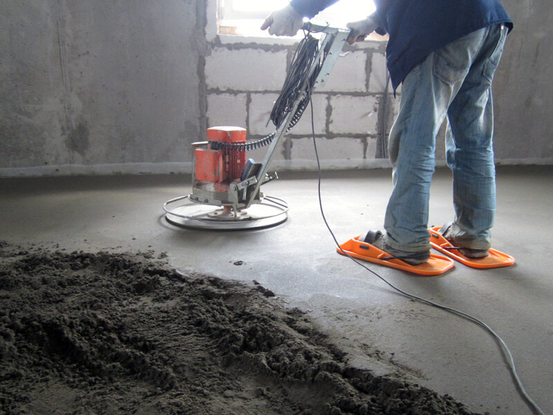 Преимущества полусухой стяжки пола в Подольске