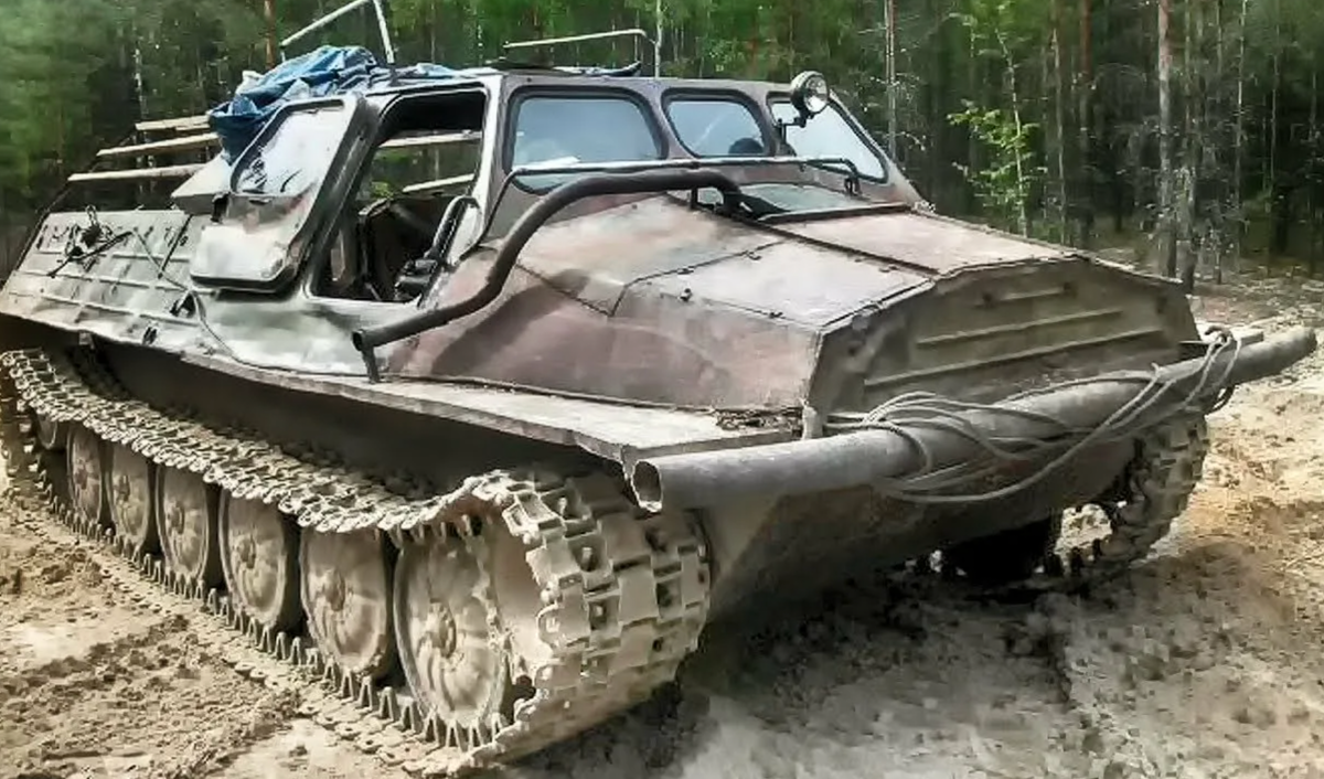 ГТТ (Гусеничный транспортер-тягач)