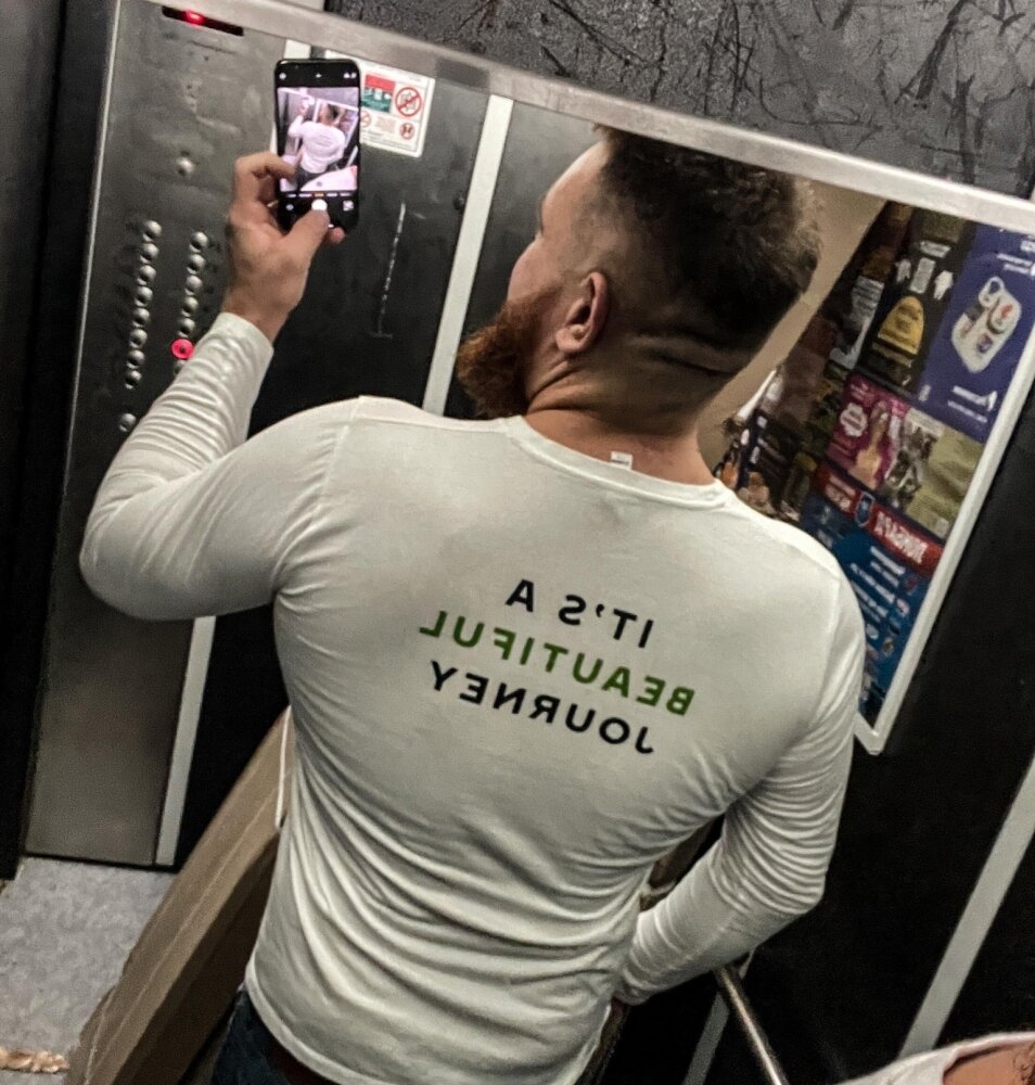    В соцсетях мужчины много селфи. Видно, что в последние годы он заметно похудел. Фото: Из личного архива/ Соцсети блогера Андрея Шипило