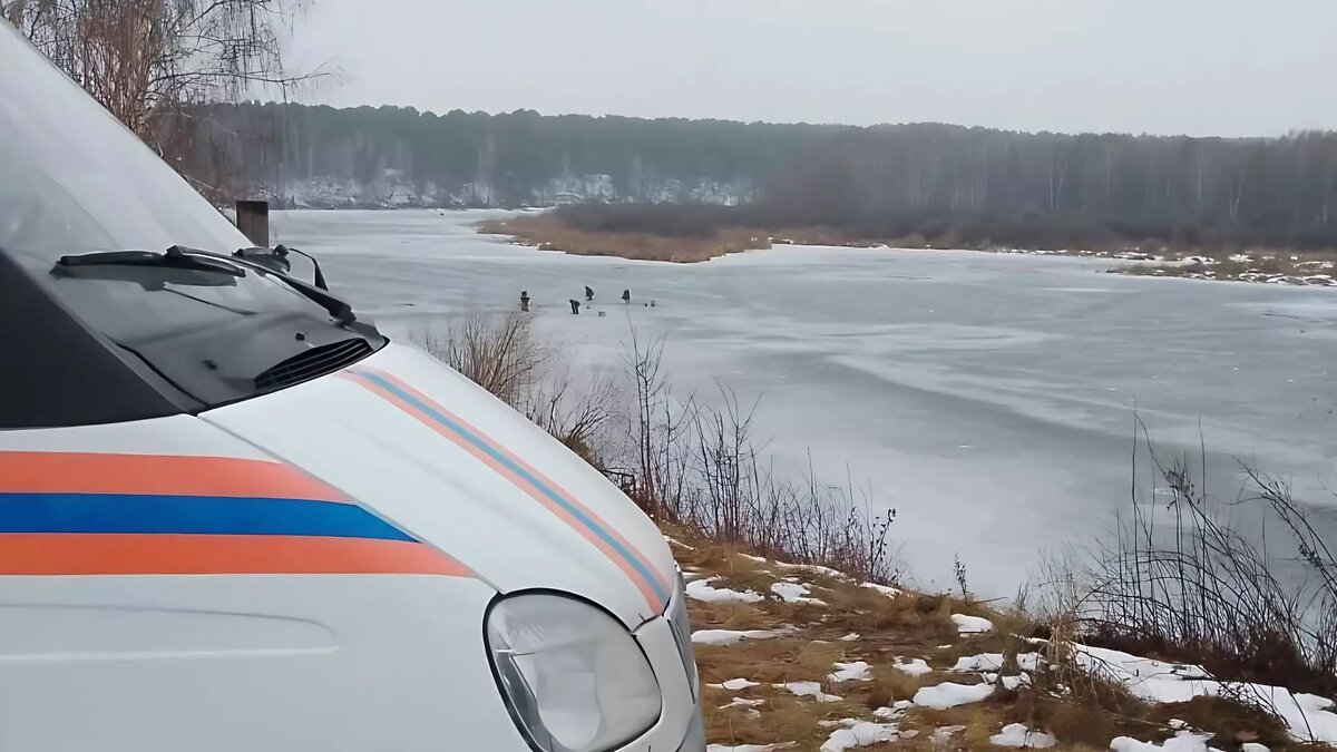     В Тюмени продолжаются поиски тела рабочего, которого засосало накануне вечером в трубу на водоочистных сооружениях. ЧП произошло на очистных сооружениях канализации в Копытово. Об этом рассказал «Нашему Городу» начальник управления поисково-спасательных работ Евгений Булкин.