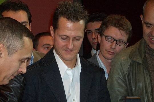    Михаэля Шумахера захотели вывезти на свадьбу дочери