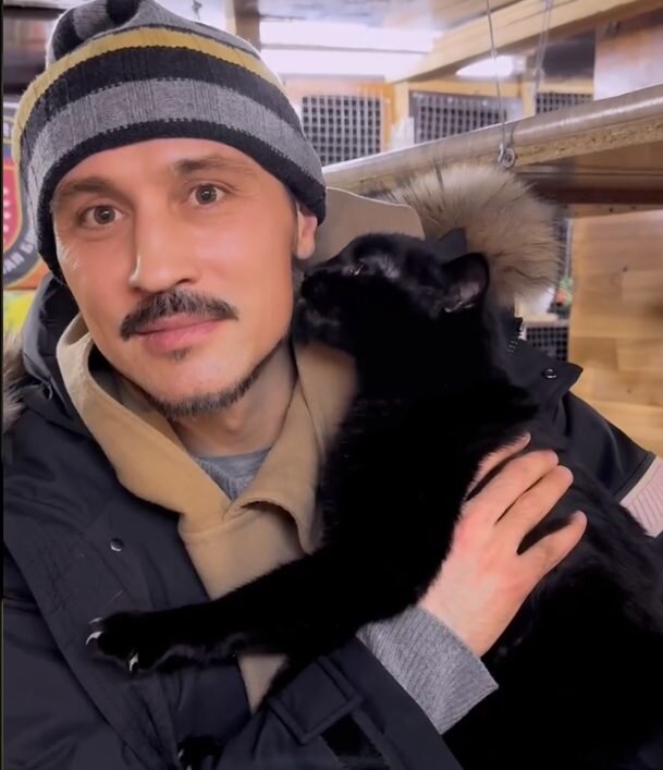   Дима Билан и кот Шахтер редакция RTWeek