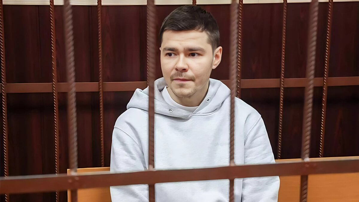     Еще как минимум семь человек написали заявления в полицию, обвиняя бизнес-тренера в хищении их средств, пишет телеграм-канал Baza.