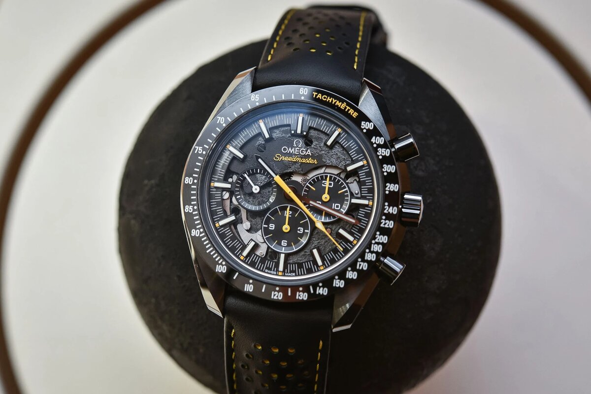 Первая версия модели Omega Speedmaster Dark Side of the Moon Apollo 8, 2018 год