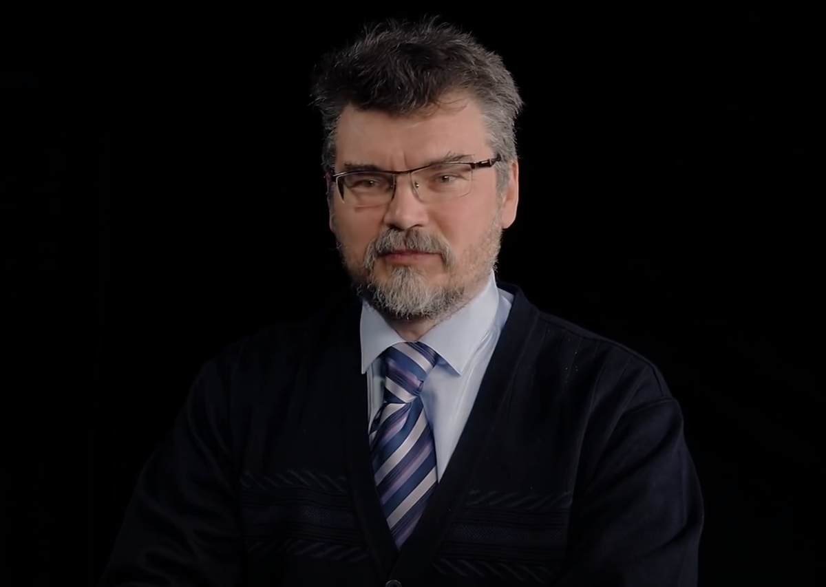 Кадр из видео совместного проекта Дмитрия Пучкова и ПОРА «Разведопрос»