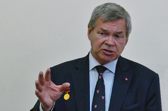 Анатолий Клесов