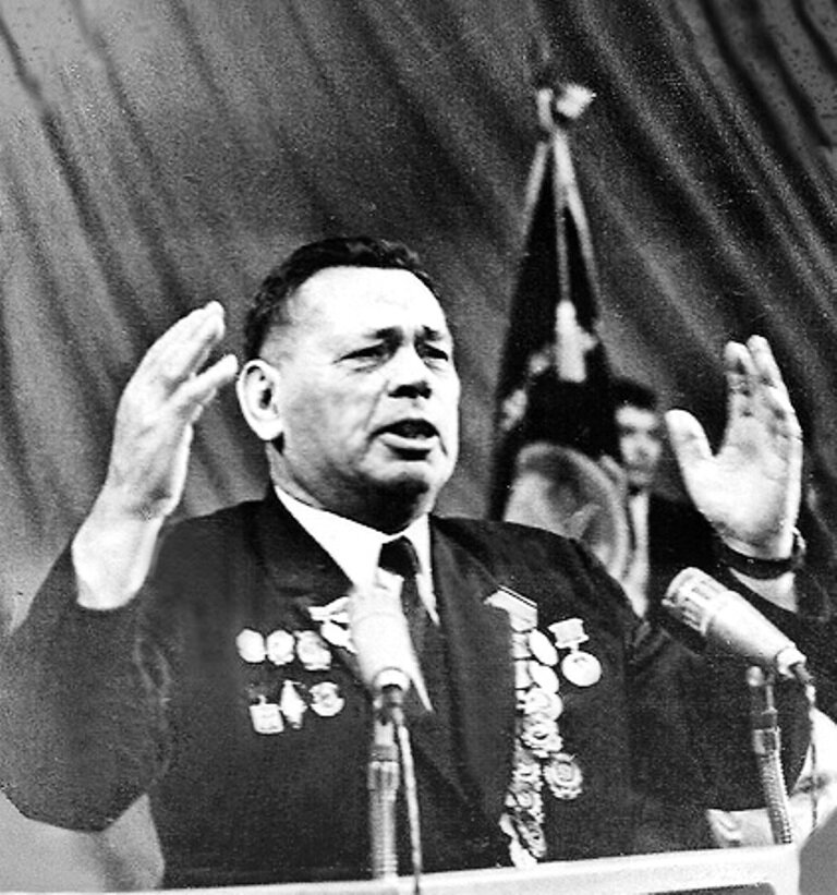  Власов Павел Семенович.