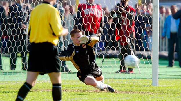    Игорь Акинфеев отбивает пенальти в матче против «Крыльев Советов».Алексей Иванов архив «СЭ»