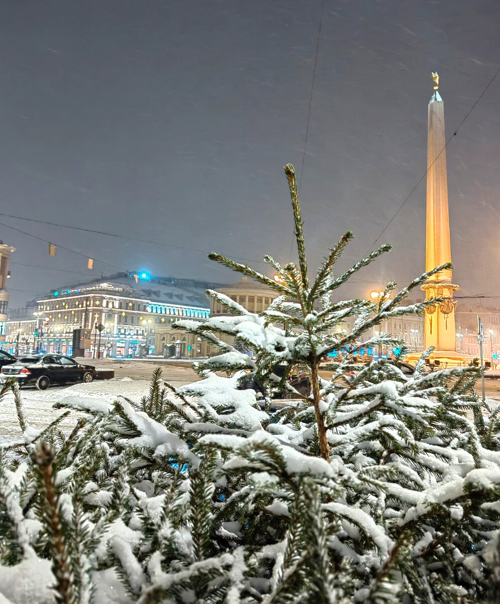 Петербург. Площадь Восстания. Около 5 утра