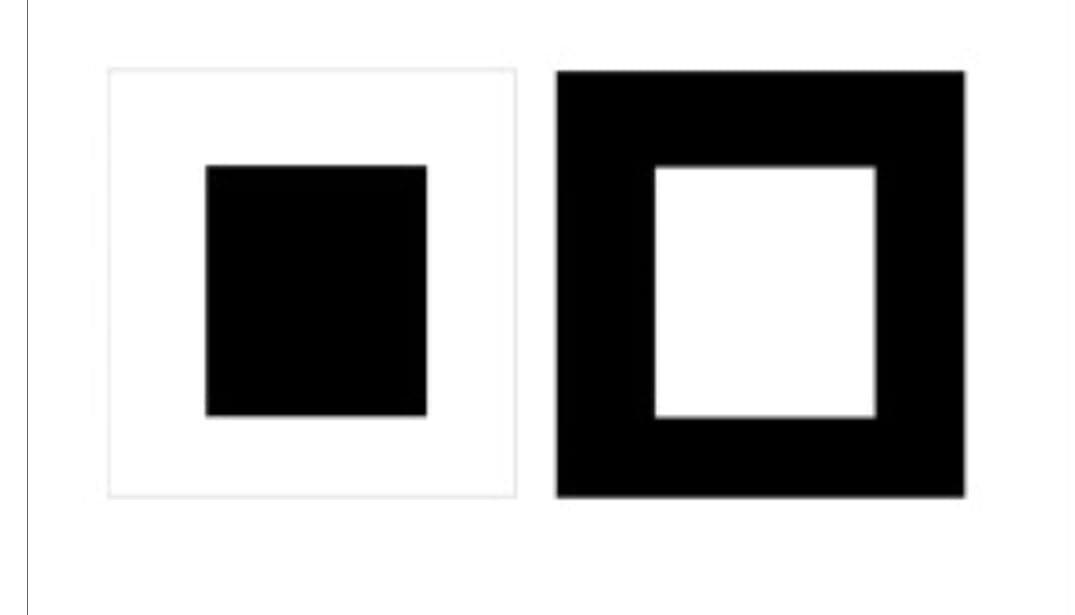 Одна из самых известных оптических иллюзий – это два одинаковых квадрата, находящихся на фоне контрастного цвета. При быстром взгляде кажется, что белый квадрат кажется больше черного из-за границ и размытости. 