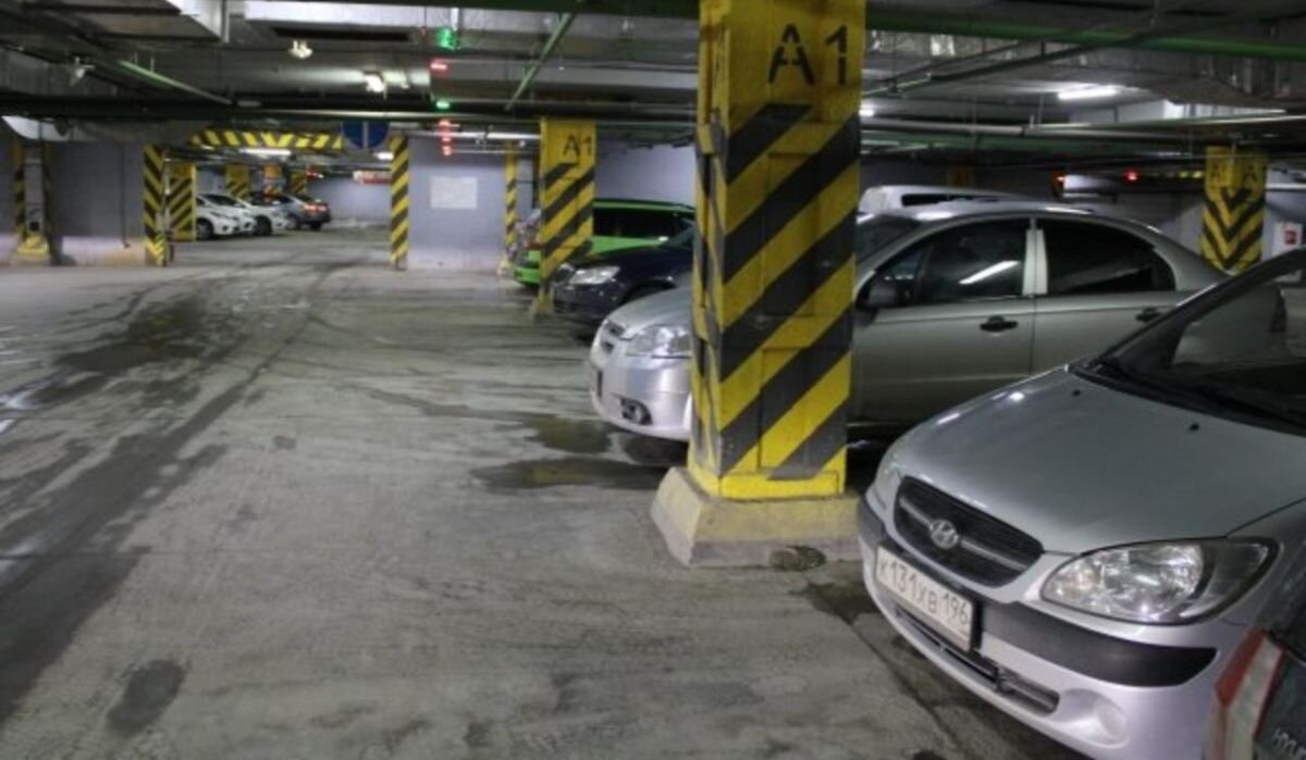     Парковка. Источник: nn.aif.ru Автор фото: Евгения Гаева