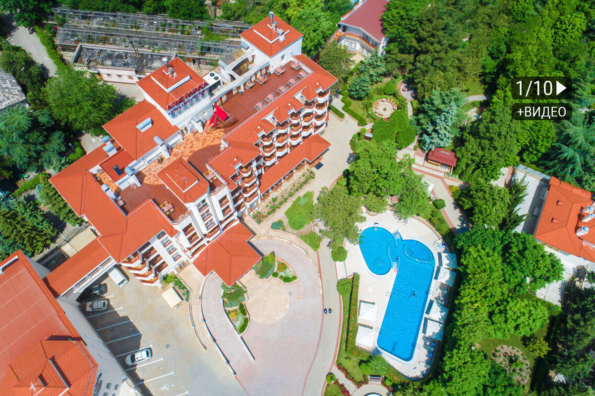 Санкт-петербург алые паруса ночью. Ооо алые паруса логотип. Алые паруса чалтырь. Алые паруса ооо чалтырь. Алые паруса чалтырь.