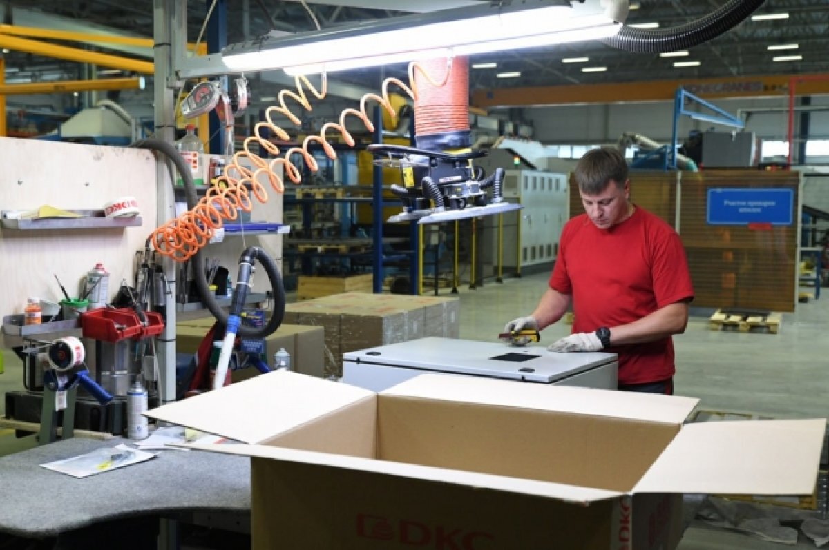    В Тверской области требуются инженеры, операторы станков, швеи и врачи