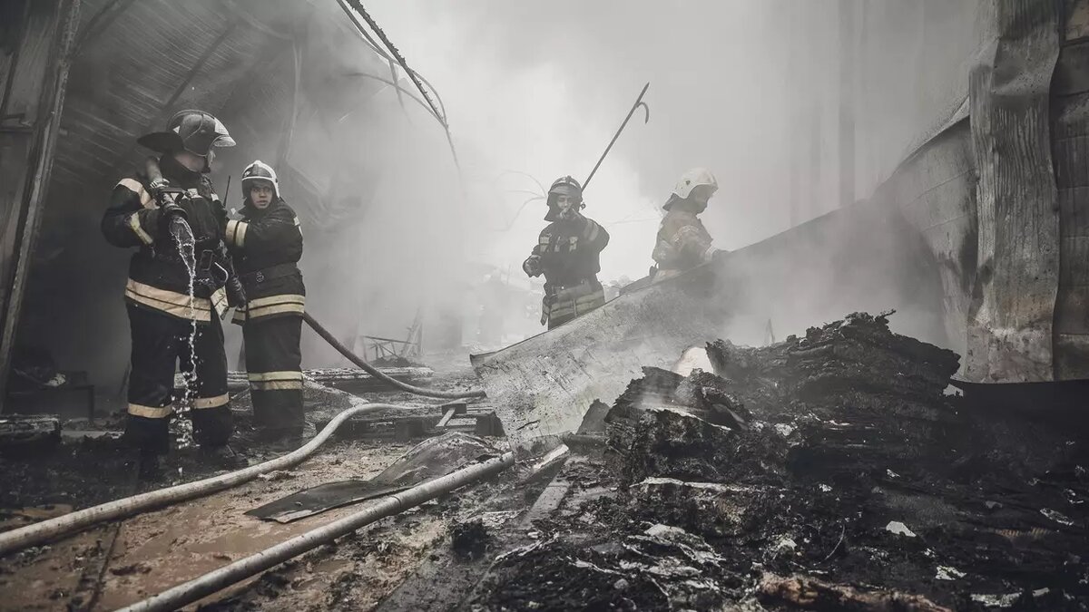 В Сети появилось видео момента взрыва на Шахтинском полиэфирном заводе |  RostovGazeta.ru | Дзен