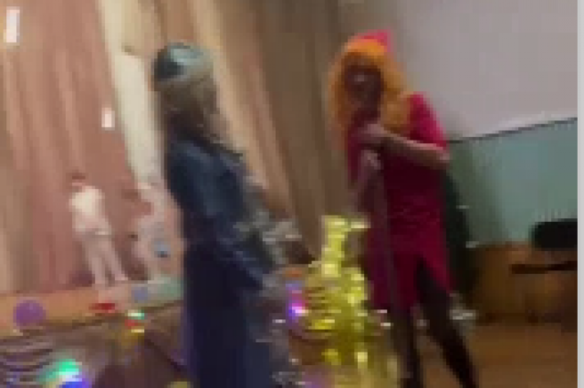    «Пищал как девица».