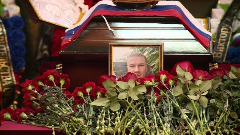    В Оренбурге проводили в последний путь погибшего в ДНР следователя Виктора Заводских Белов Михаил Александрович