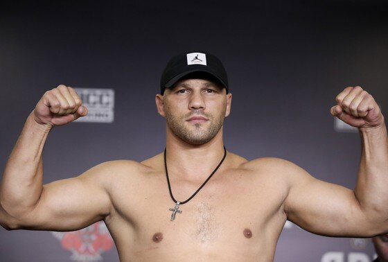    Боксер Евгений Романов