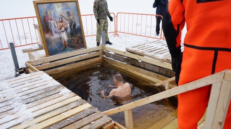    В Петербурге проходят Крещенские купания. Фото: Мойка78/Николай Овсянников.