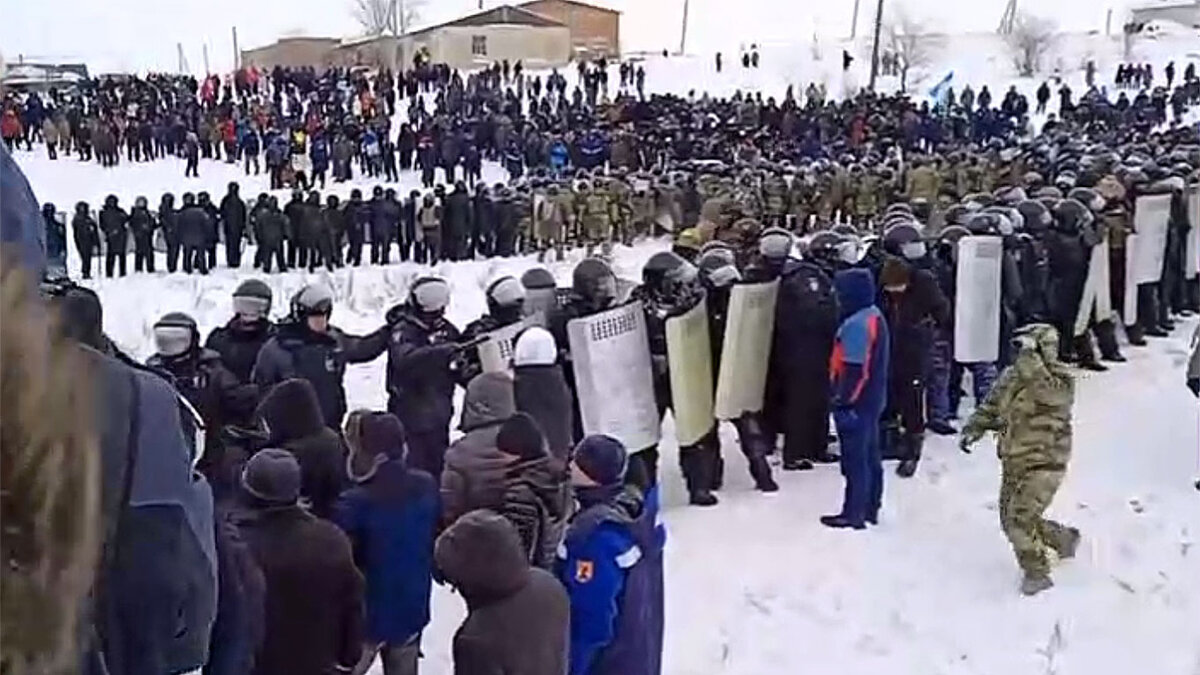 Противостояние с ОМОН
