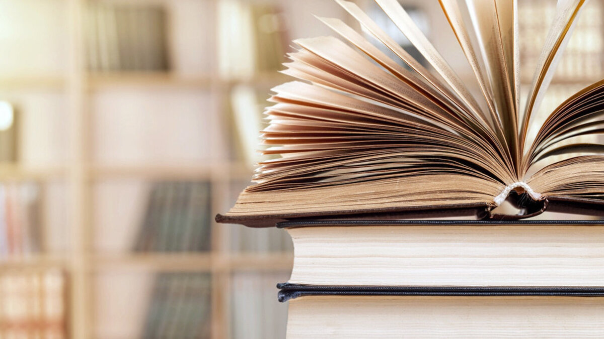 Литературный анализ - это увлекательное путешествие в мир слов и идей.