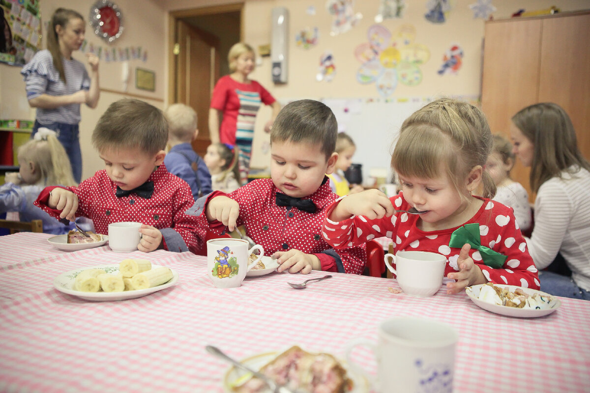 Мне повезло, что тройняшки достаточно хорошо ели в саду